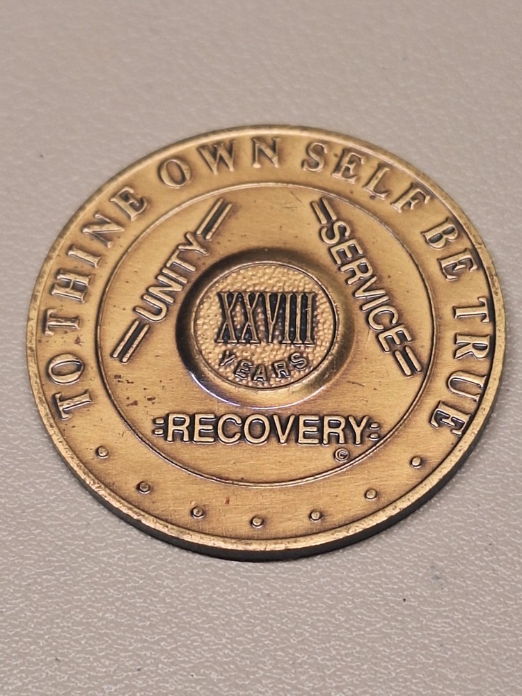 VINTAGE ALCOHOLICS ANONYMOUS 28 YEAR AWARD