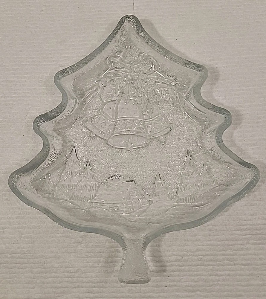 BALI 7.5" Christmas tree plate candy dish clear