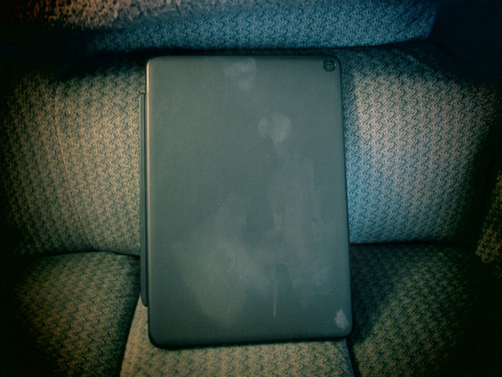 Fire HD 10 11th Generation Tablet Bundle with attached bluetooth keyboard/case