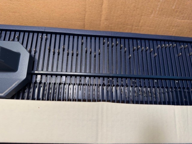 BOND Knitting machine with patterns, instructions, and accessories