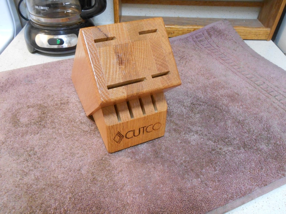 CUTCO "Studio+4" 8 Slot Solid Oak Knife Block EXCELLENT CONDITION