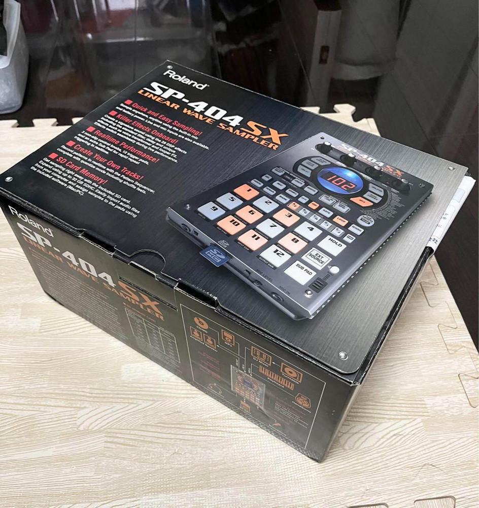 Roland SP-404SX Compact Linear Wave Sampler With Power cable Used