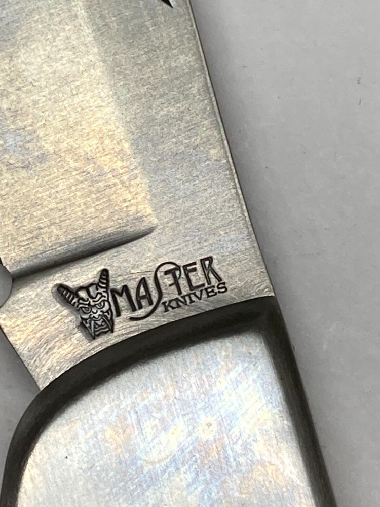 Master Silver Folder w/Plain Blade, Clip, Lockback YD-8009