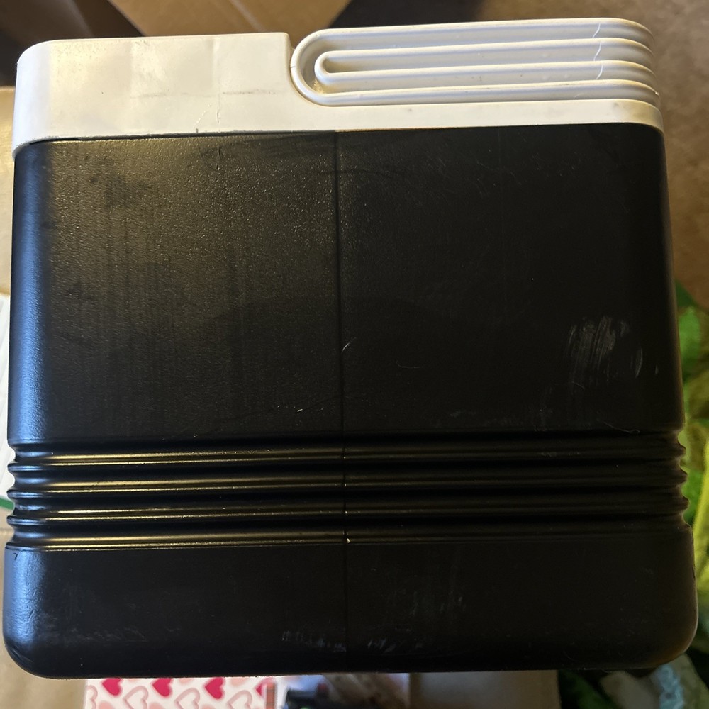 Retro Molson Ice six pack Igloo cooler Black and White