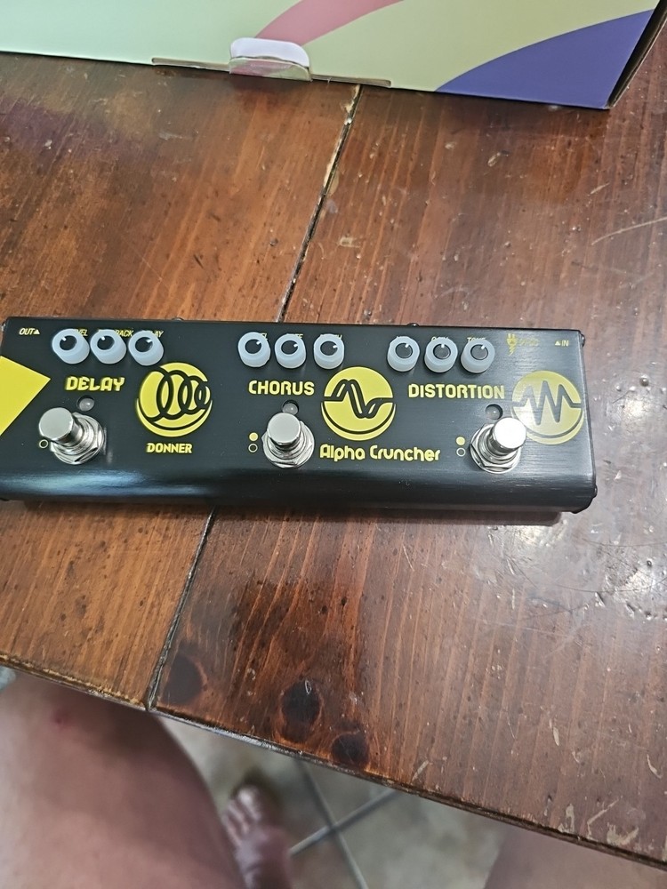Donner Alpha Cruncher Multi Effects Pedal Distortion Delay With Power Adapter