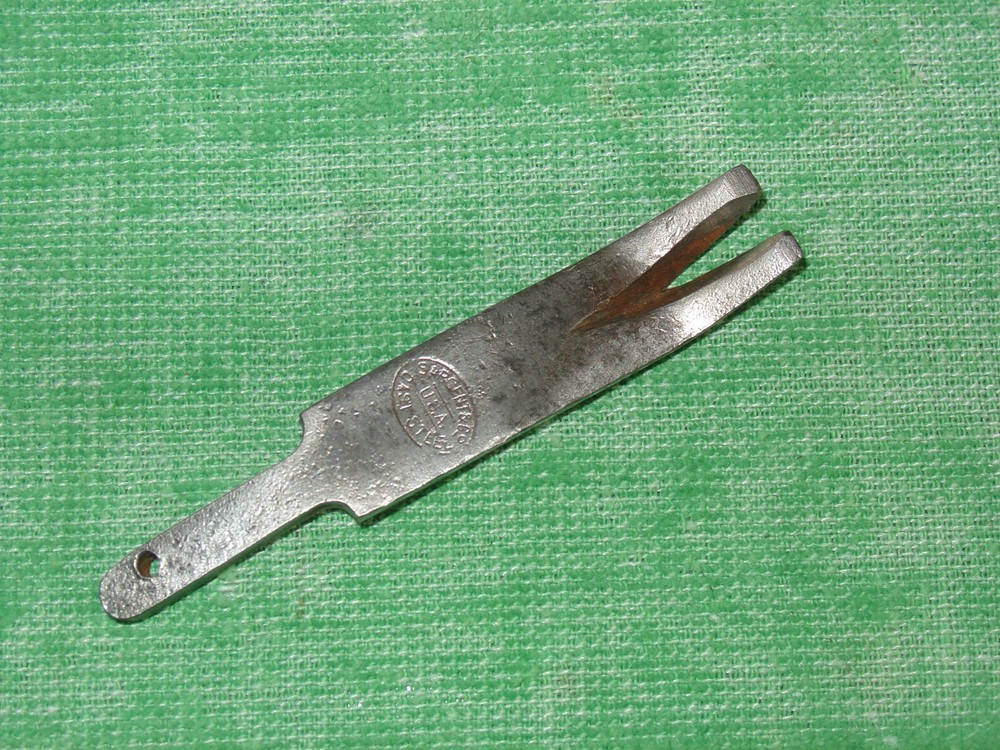 VINTAGE SARGENT TACK PULLER TAC PULLER ARTS & CRAFTS TOOL --PART ONLY NO HANDLE