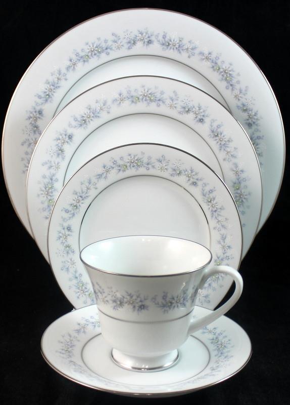 Noritake Marywood Five Piece Place Setting 2181
