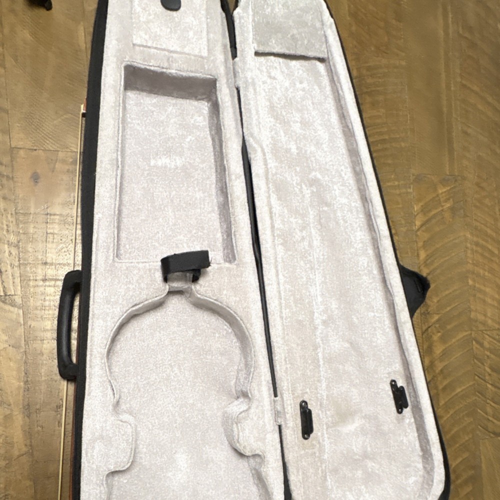Functional Unmarked Full Size Violin W/ Chin rest
