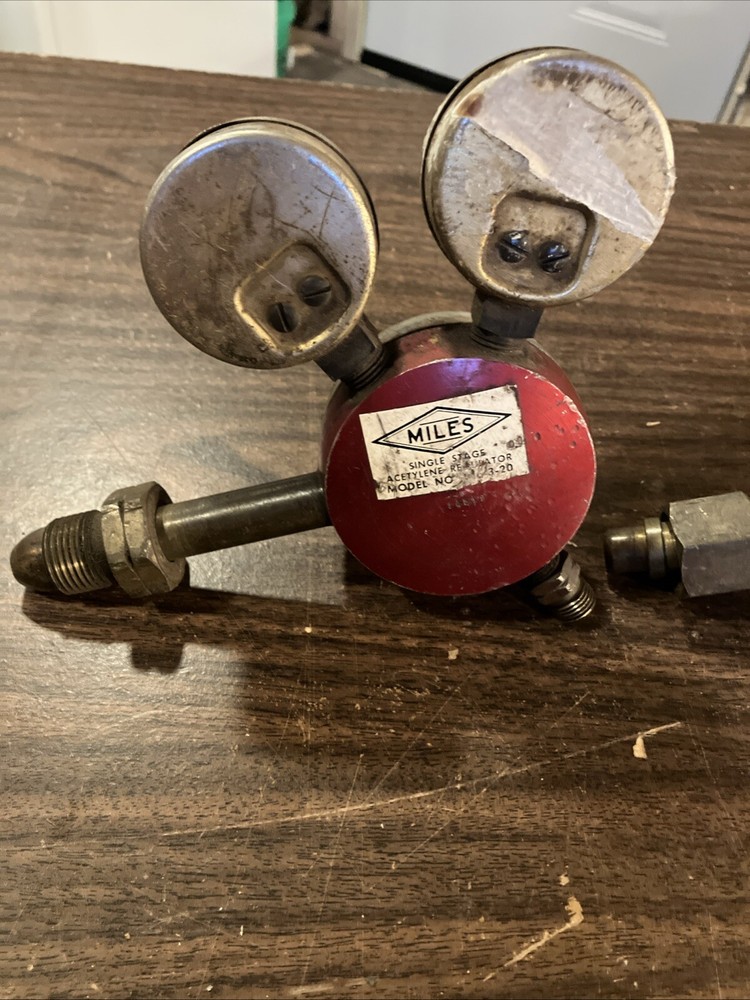 Miles single stage acetylene regulator(2)