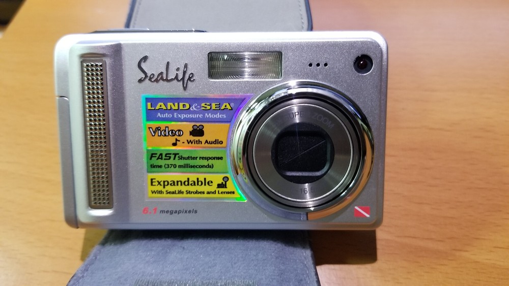 SeaLife Reefmaster DC600 Underwater Digital Camera Pro Set with Flash