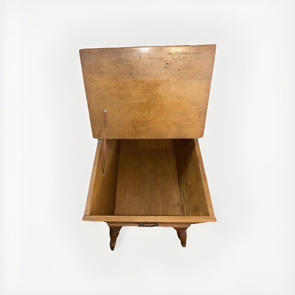 Vintage Baumritter Colonial Maple Wood Dough Box End Table