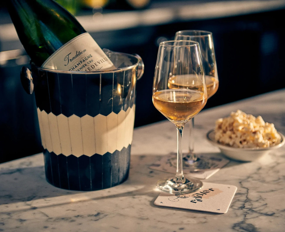 CHAMPAGNEPARLOR.COM - DOMAIN NAME FOR SALE