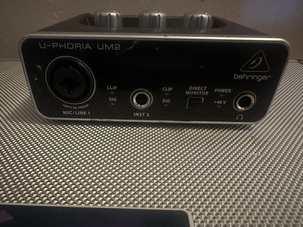 Avid Pro Tools Studio 2026 PERPETUAL Bundle with Behringer UM2 USB Interface