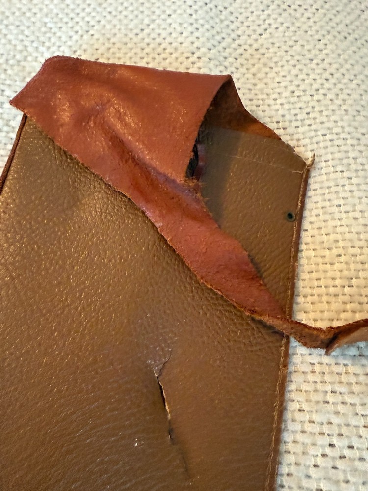 Leather Shoulder Quiver Wall Hanger