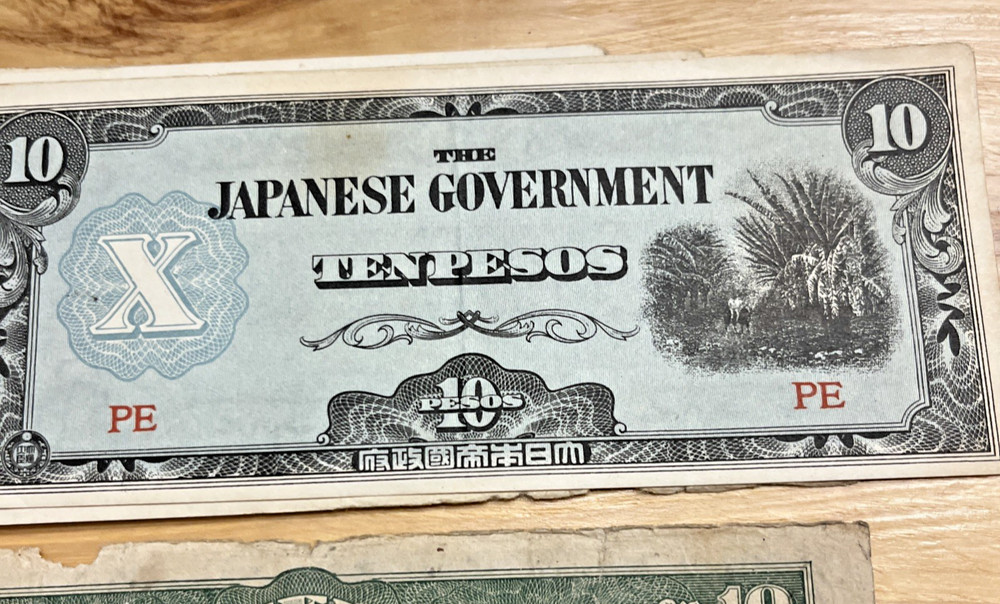 48 - Japanese Government WWII Notes Pesos