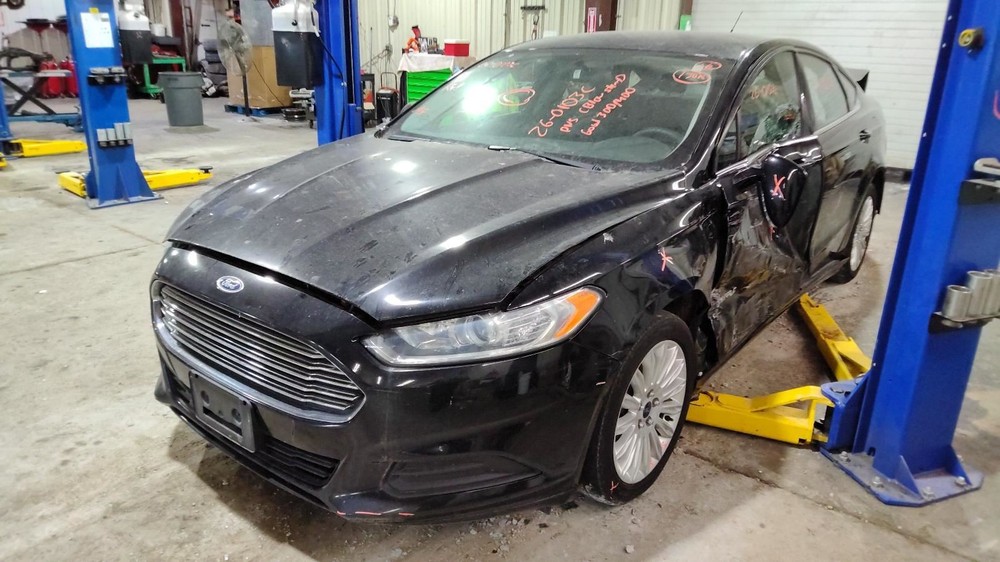 FUSION 2016 Glove Box 1186936