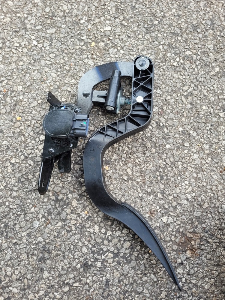 USED and Tested 2004-2009 Chevy Trailblazer Adjustable Accelerator Pedal Sensor