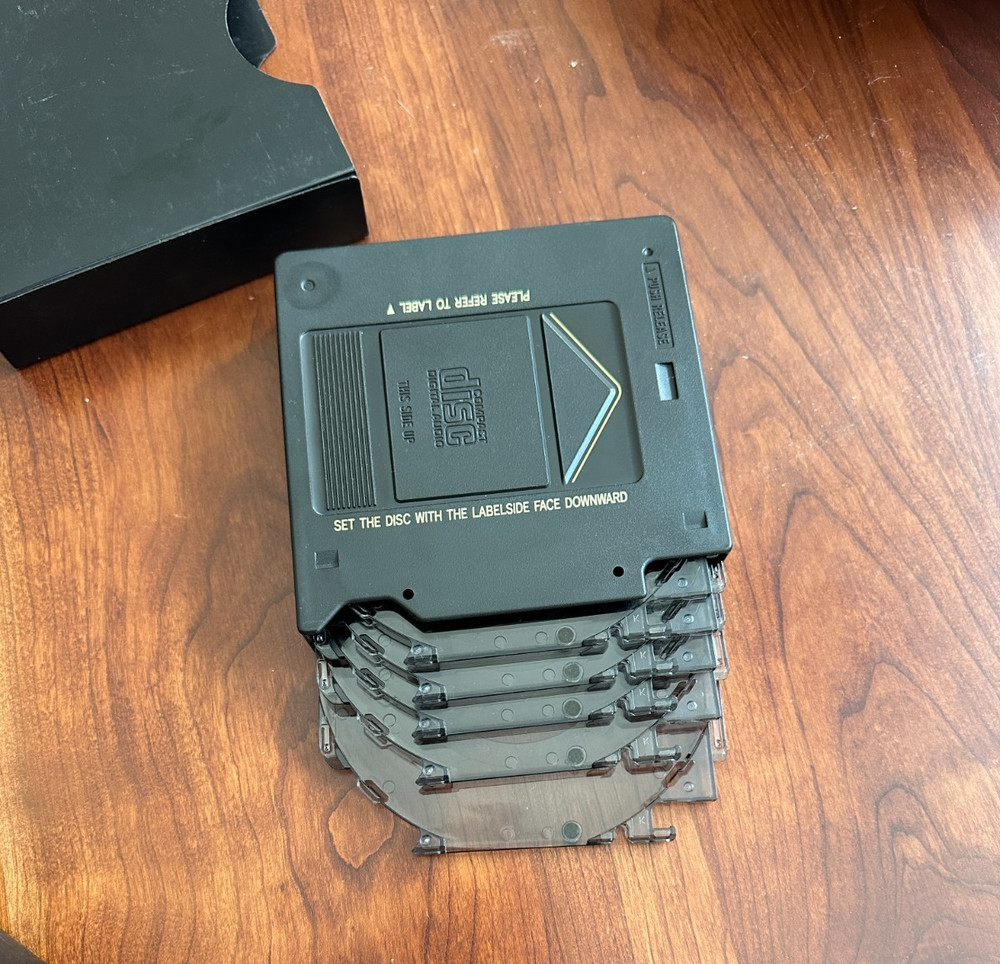 Lexus multi-CD magazine cartridges  12