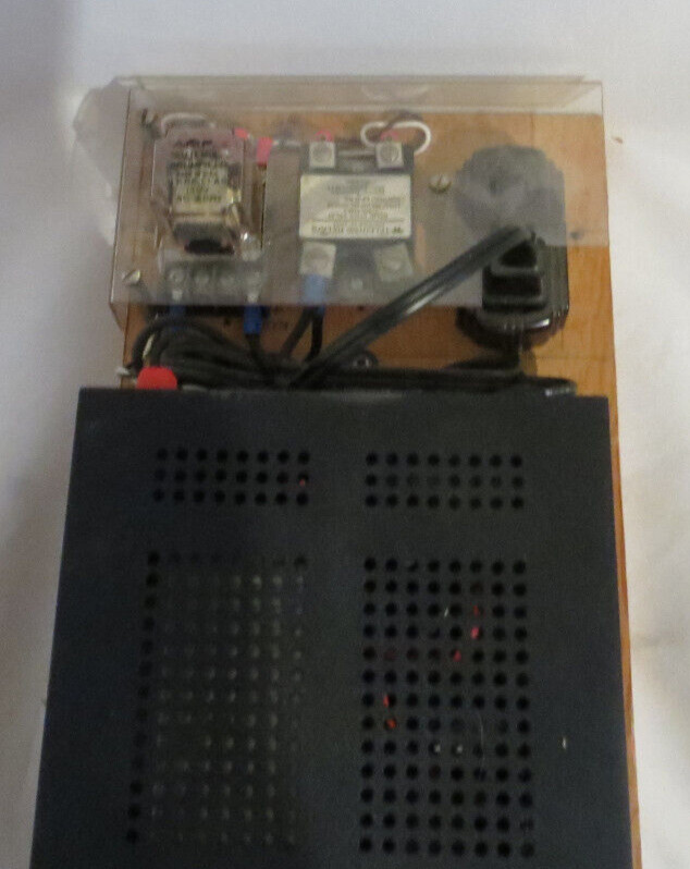 Tripp Lite PR-7 Precision Regulated DC Power Supply 13.8 VDC 7 AMP Untested