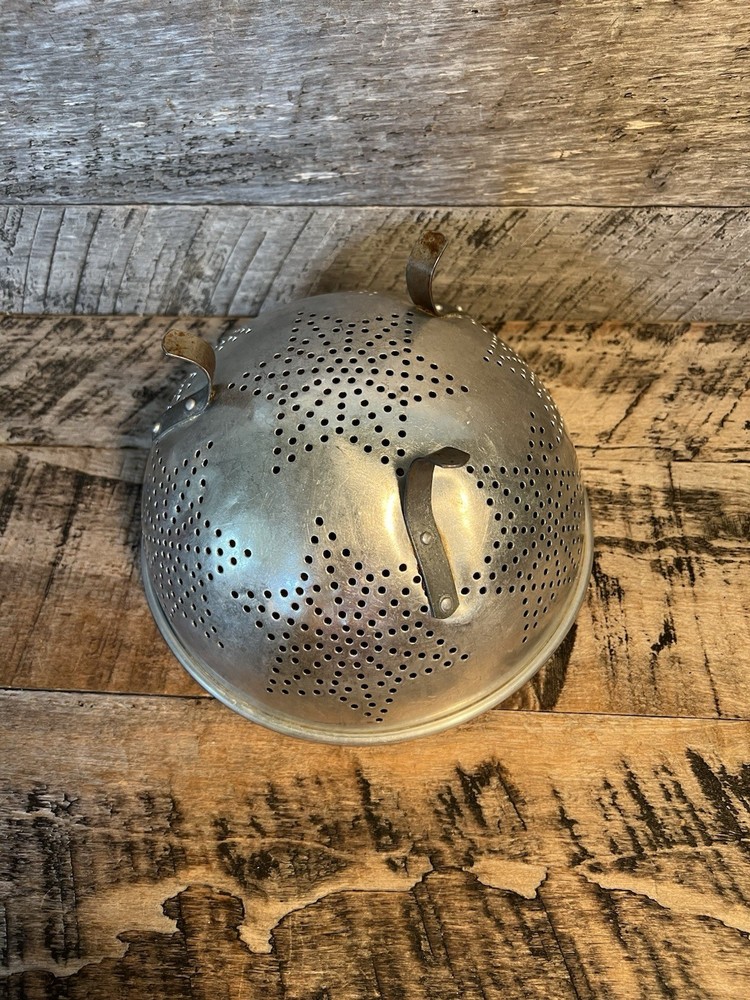Vtg Metal Star Calander Strainer Kitchen Decor 3#