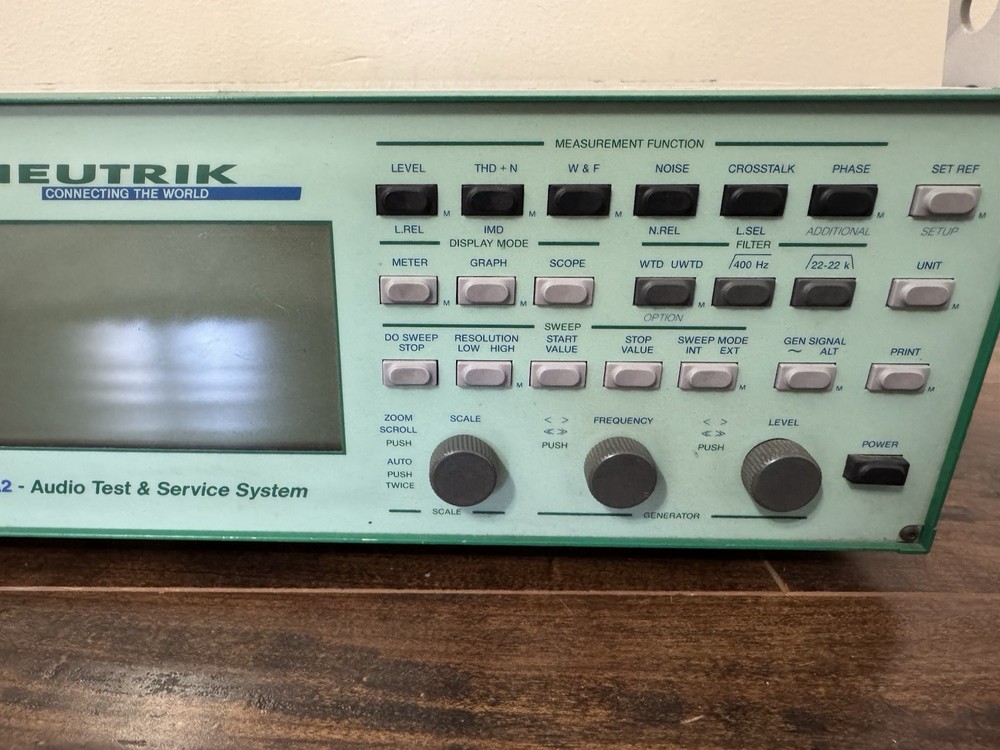 NEUTRIK A2 AUDIO MEASUREMENT SYSTEM / AUDIO ANALYZER (IRC27)