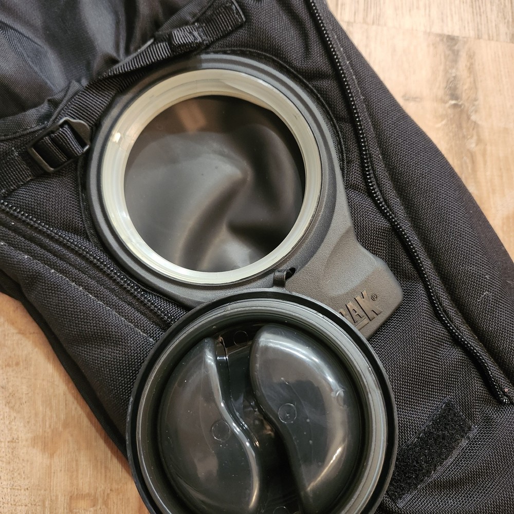 Camelbak Maximum Gear Stealth Hydration Backpack w/Bladder 70oz Black Adjustable