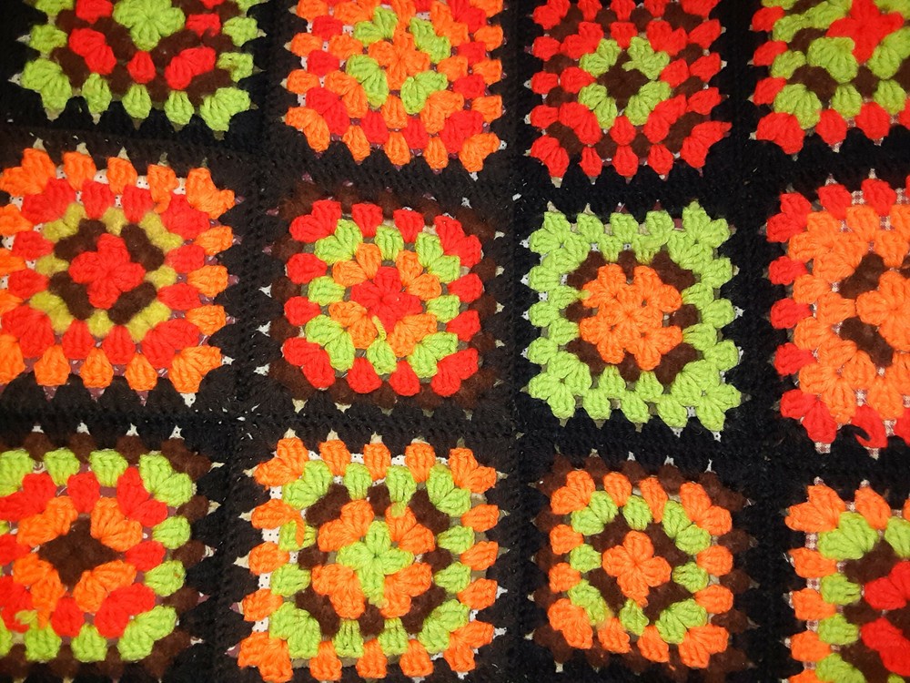 VINTAGE Beautiful HANDMADE AFGHAN BLACK / PATCHWORK 59 X 66