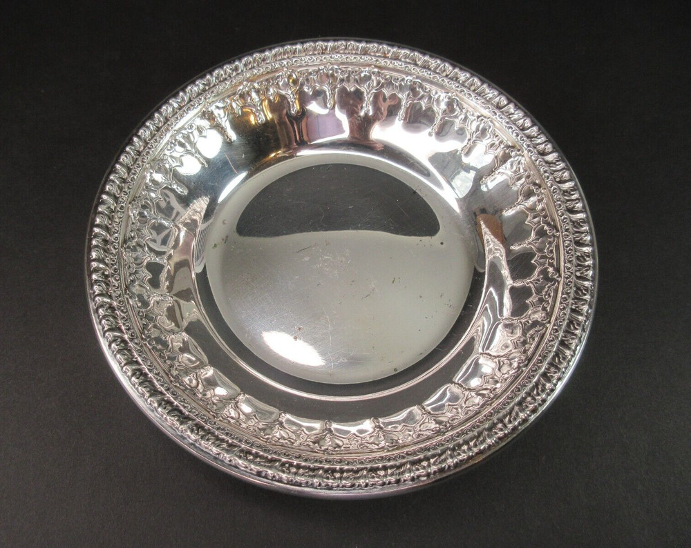Vintage Reed & Barton #1202 Round Silverplate 6.5” Candy Dish