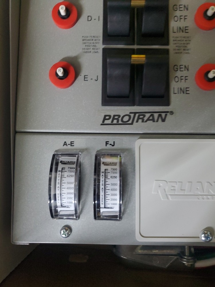 Reliance Loadside Prewired Generator Transfer Switch, 10 Circuits, 125/250