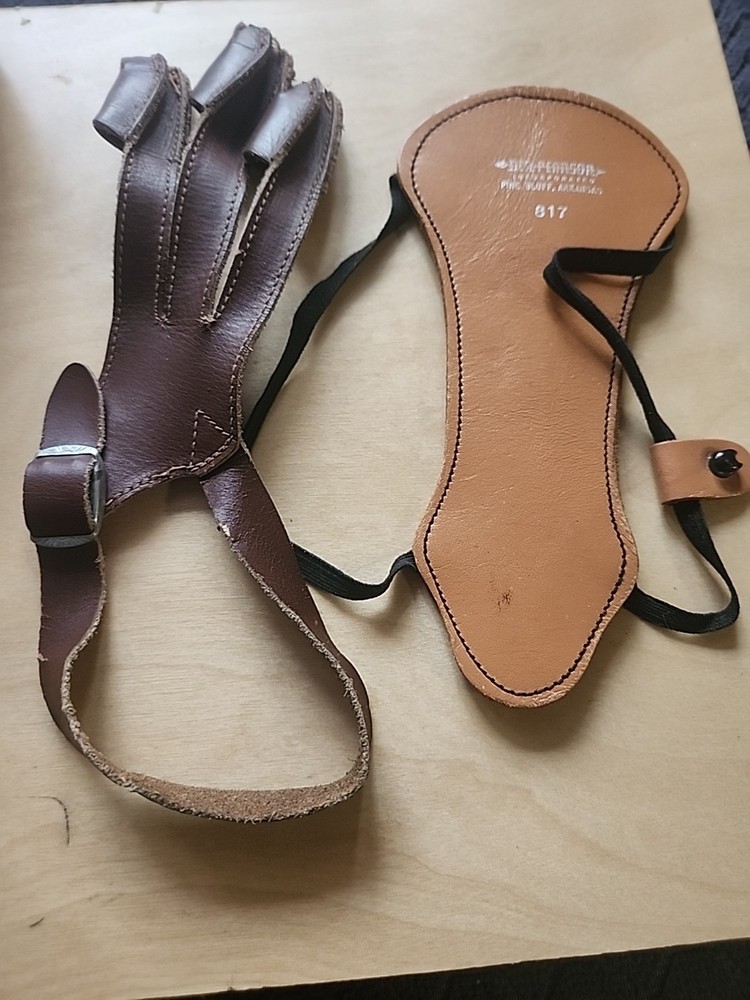Vintage Ben Pearson armguard\glove combo