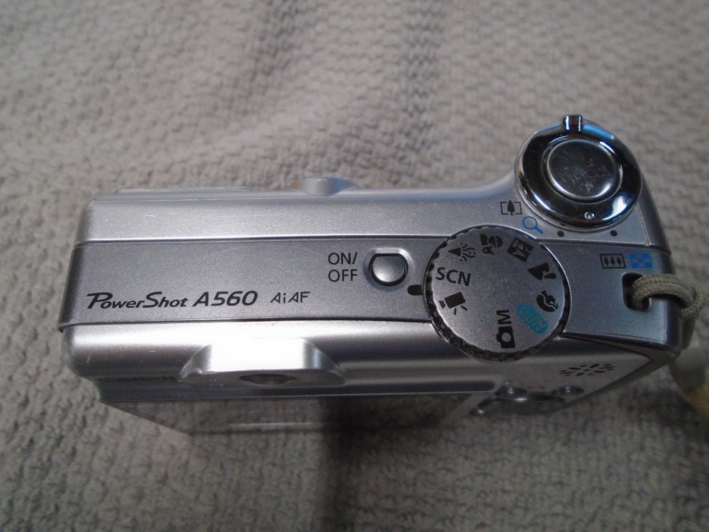 Canon PowerShot A560 Camera