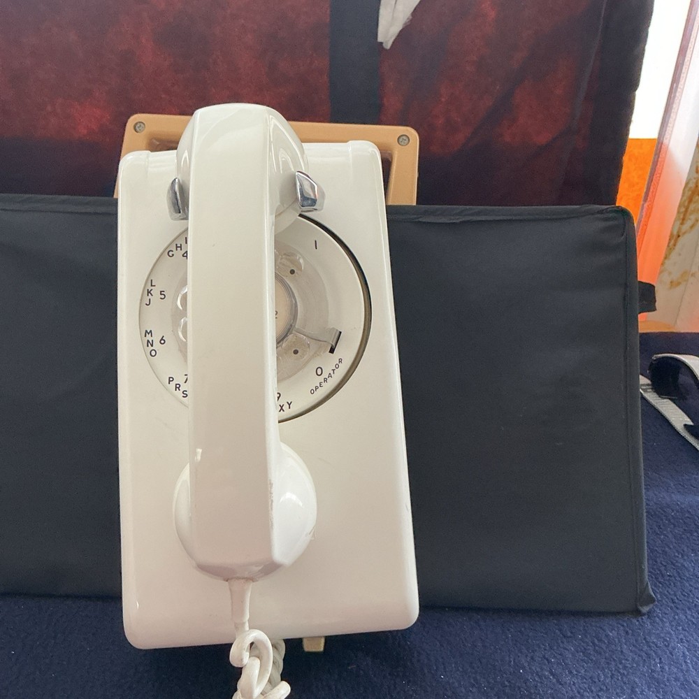 1970s ROTARY WHITE WALL PHONE Bell Systems