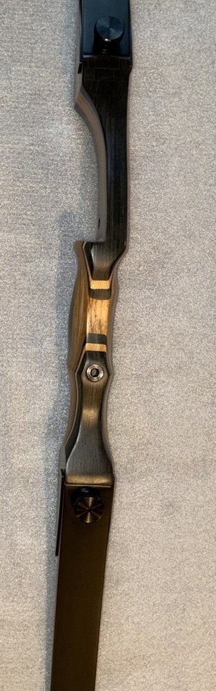 Samick Sage 62”60# Righthanded Take Down Recurve Bow