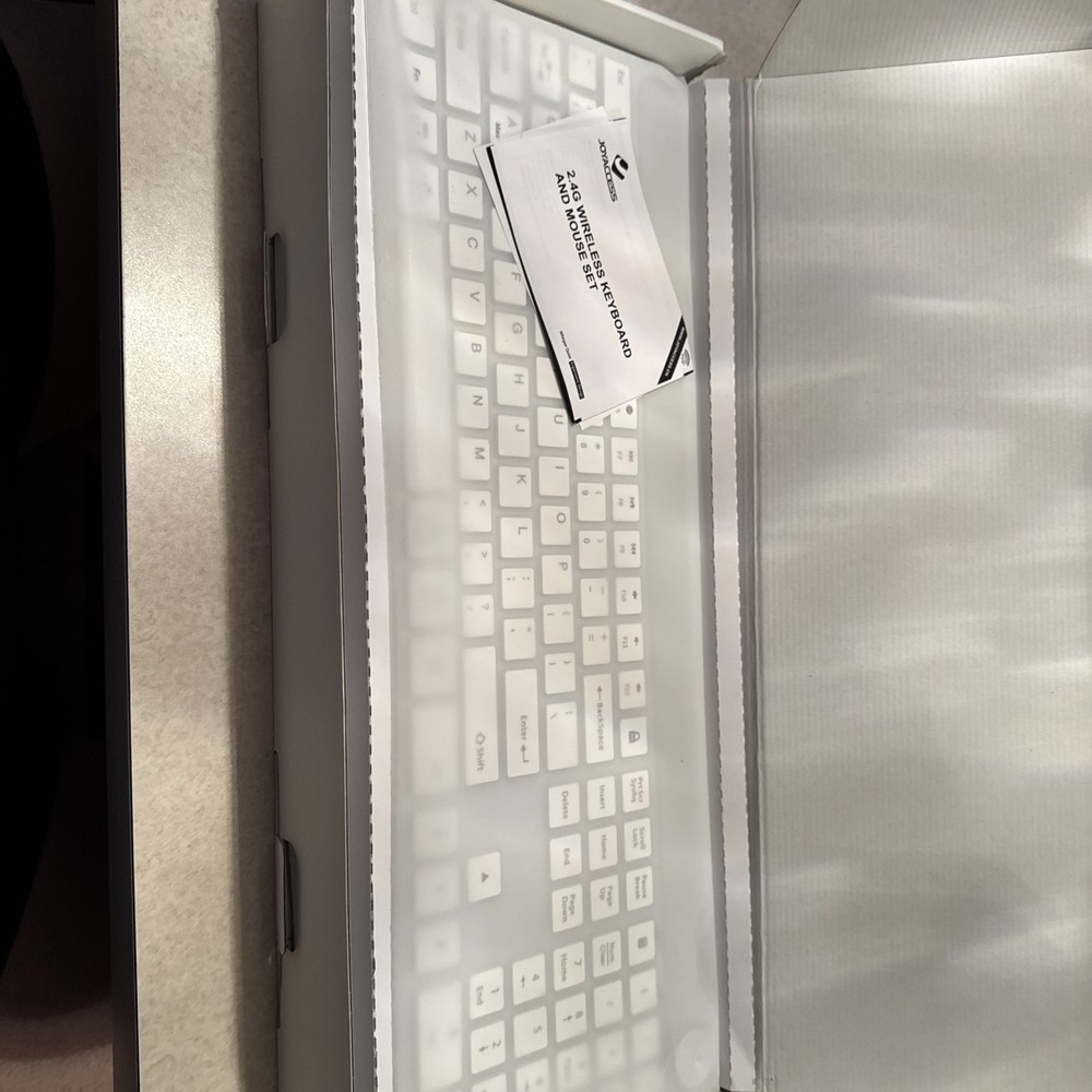 Wireless Keyboard and Mouse Set JOYACCESS USB Slim Wireless - NEW
