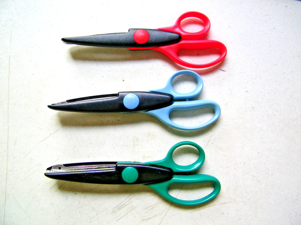 3 Fiskars Paper Edger Scissors Clouds, Pinking & Ripple