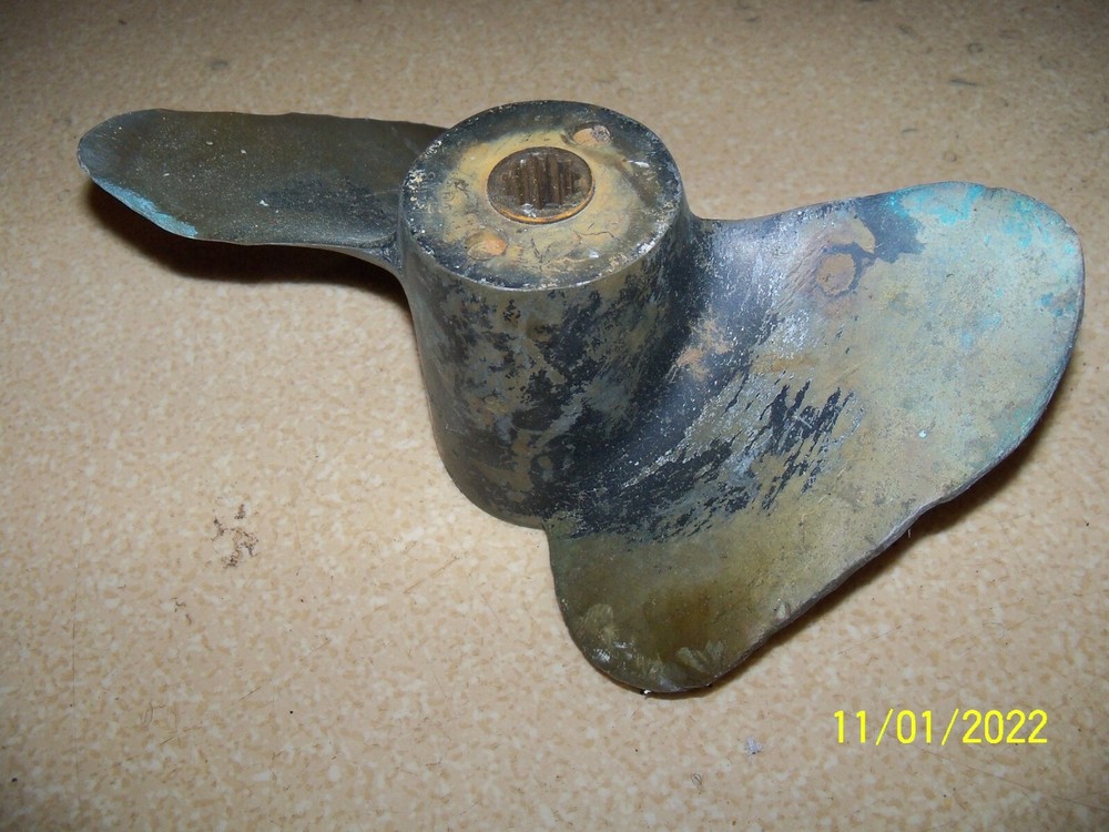 Old Bronze Mercury Quicksilver 48-23586A2-11 Propeller