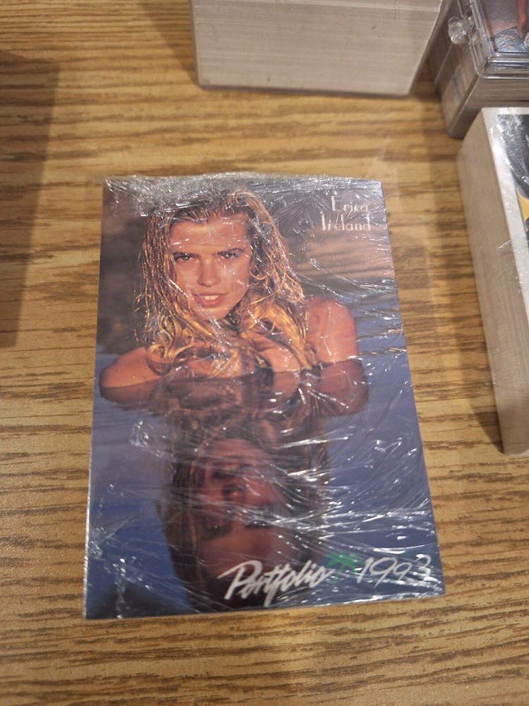 Non Sport Card Set Bikini, Portfolio,Hooters