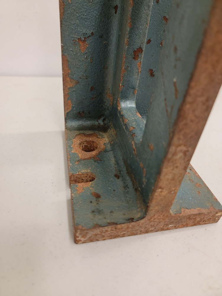 UNKNOWN BRAND UNIVERSAL RIGHT ANGLE IRON, 5 1/2×10×6 Angle 1