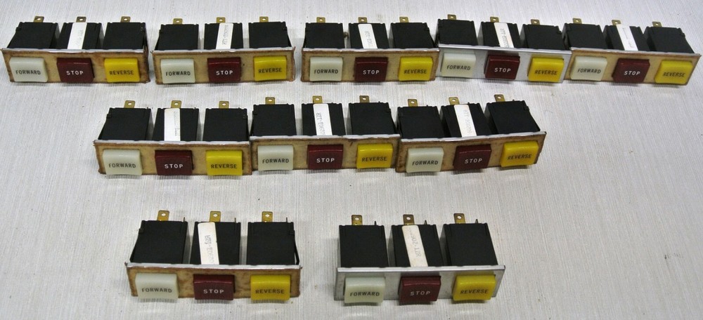10 pcs. UND. LAB. INC. Electric Forward - Stop - Reverse Switch - Control 125VAC