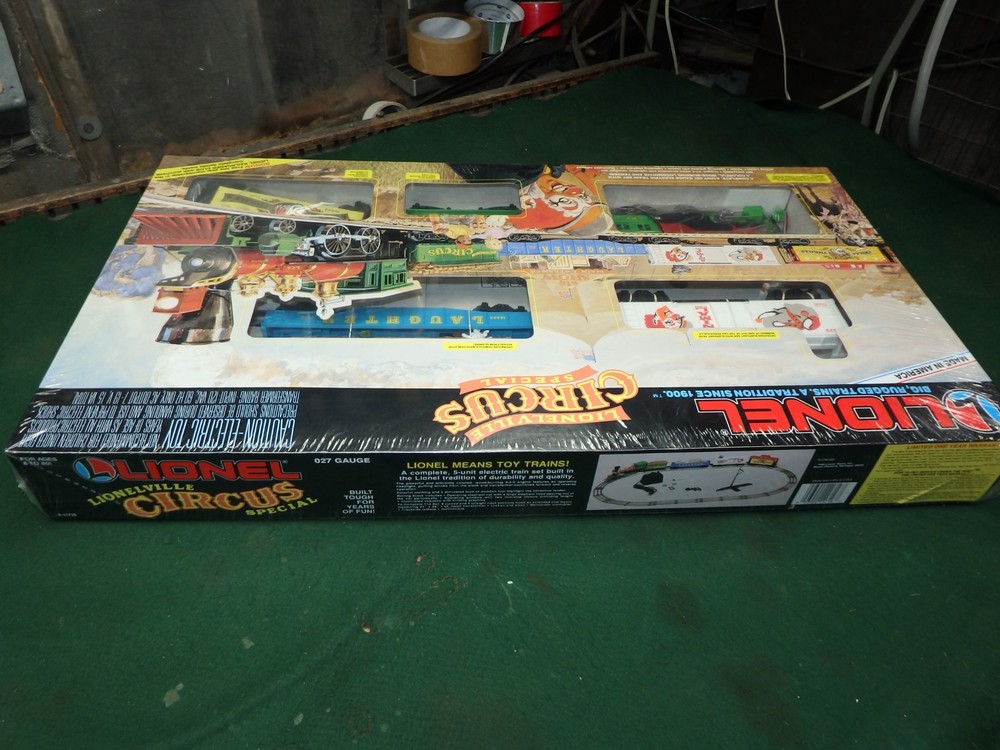 LIONELVILLE 11716 CIRCUS SPECIAL COMPLETE TRAIN SET. SEALED
