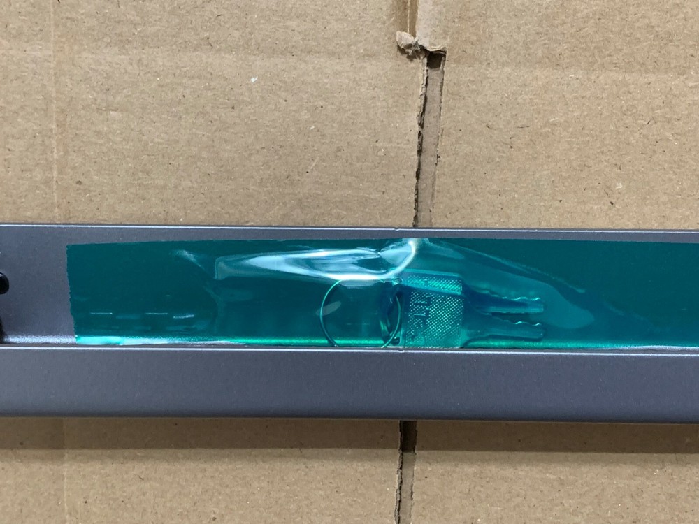 Dell PowerEdge R300 Front Bezel WITH Keys