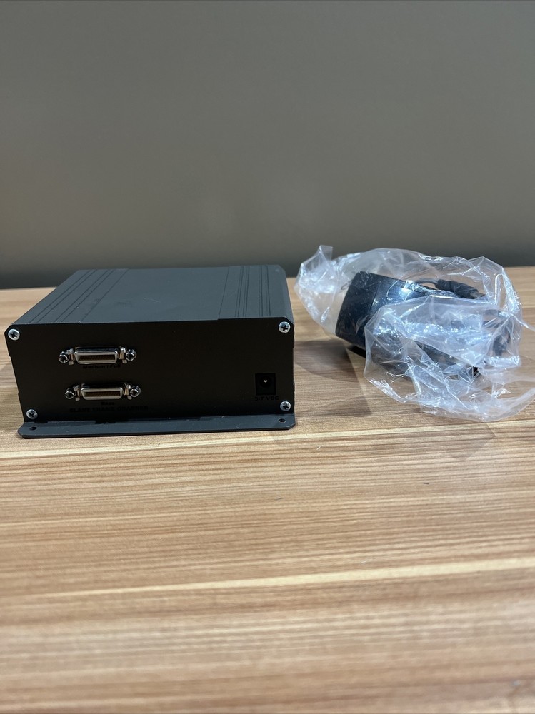 NEW VIVID ENGINEERING CLV-402 CAMERA LINK VIDEO SPLITTER CLV402
