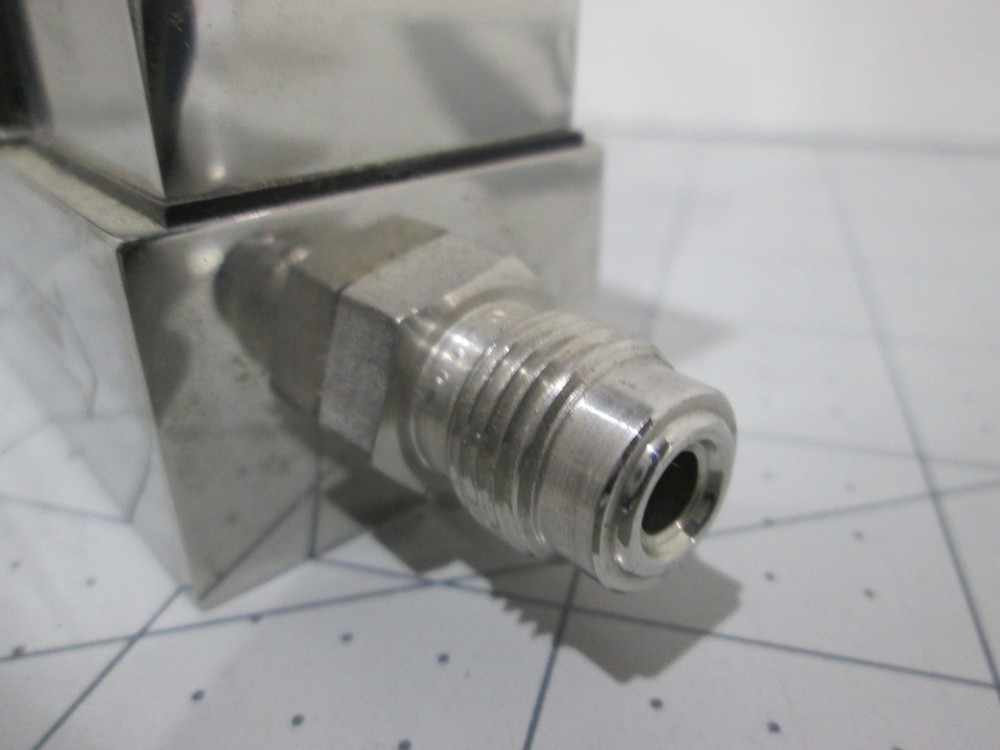 Unit, UFC-1000, Mass Flow Controller, SF6, 100 SCCM, Used