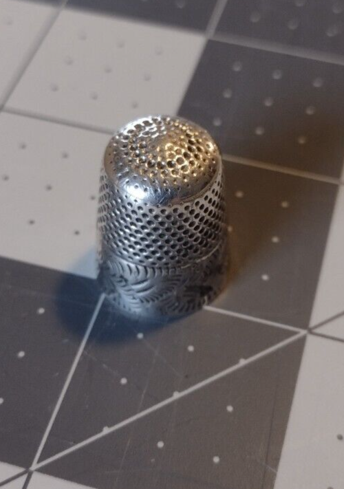 DECORATIVE ETCHED SILVERPLATE Silver THIMBLE Size 0?