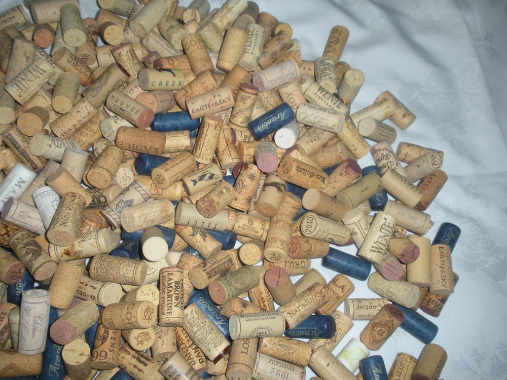APPROX. 370 WINE CORKS