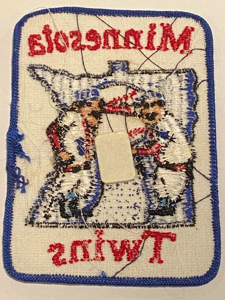 Vtg MLB Baseball MINNESOTA TWINS Players Shaking Hands PATCH
