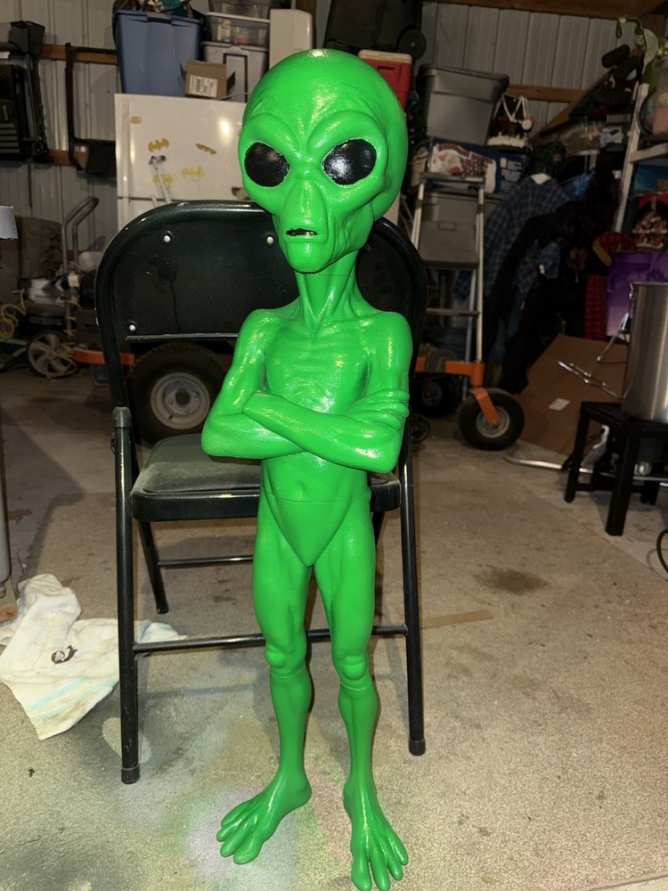 Mad Alien Statue 3 Feet Tall