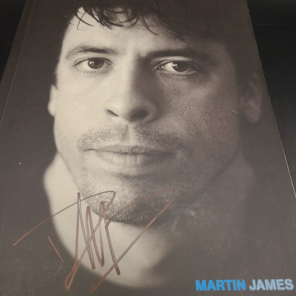 Dave Grohl Autographed Foo Fighters, Nirvana & Other Misadventures Beckett Auth.