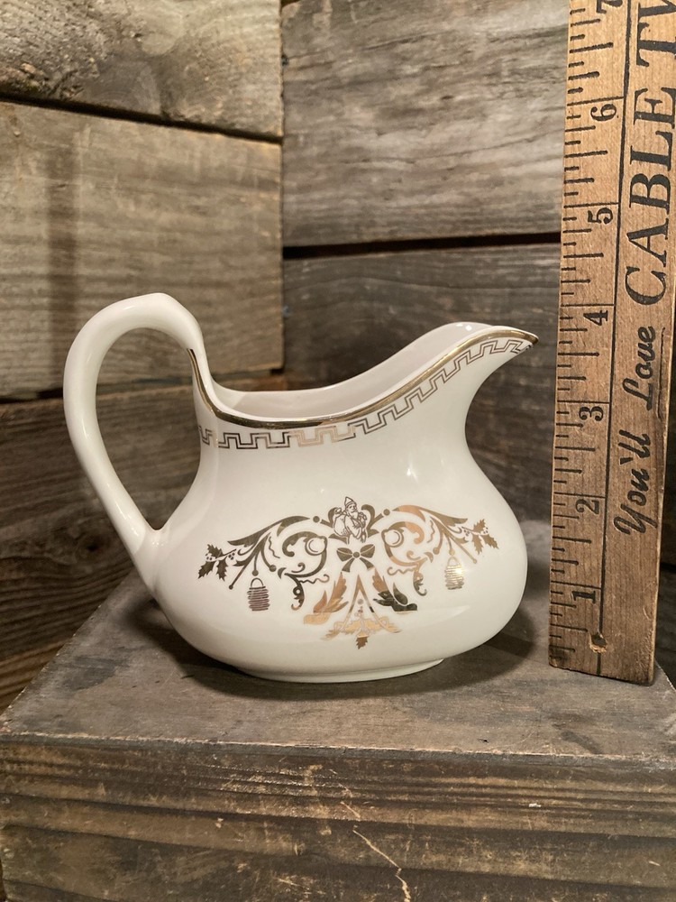 Spode “Christmas Tree Gold” Collection Creamer EUC 4”