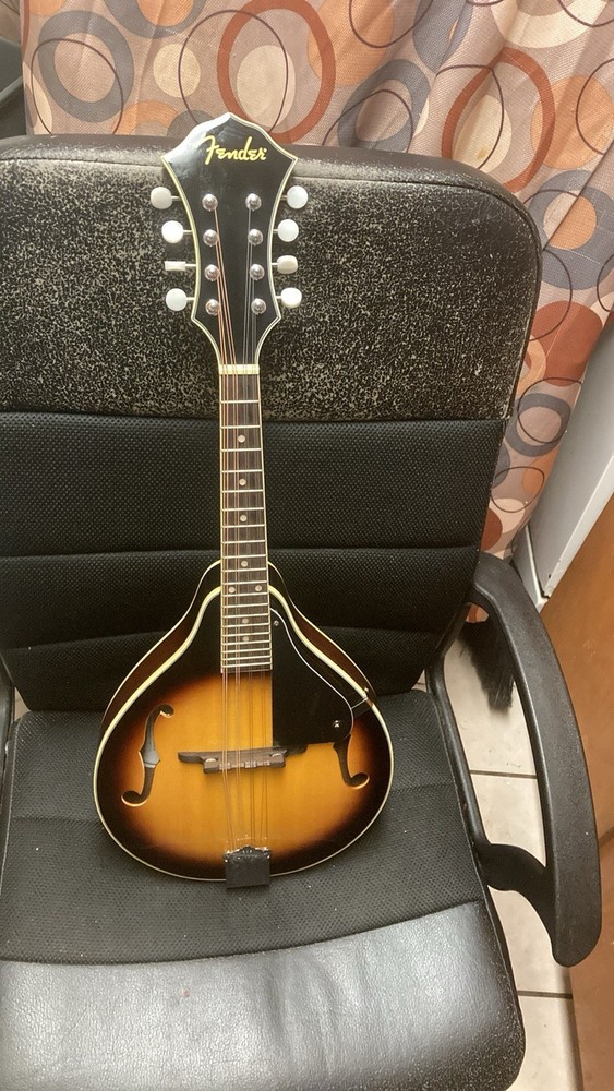 Fender CT-100 Mandolin Sunburst
